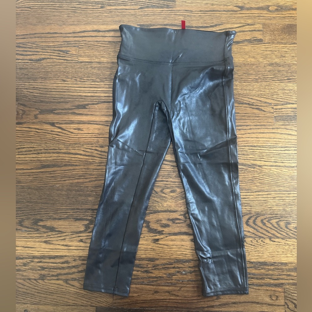 SPANX Faux Leather Capri Leggings